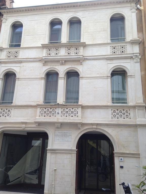 Borgoleoni 18 - Room And Breakfast Ferrara Dış mekan fotoğraf